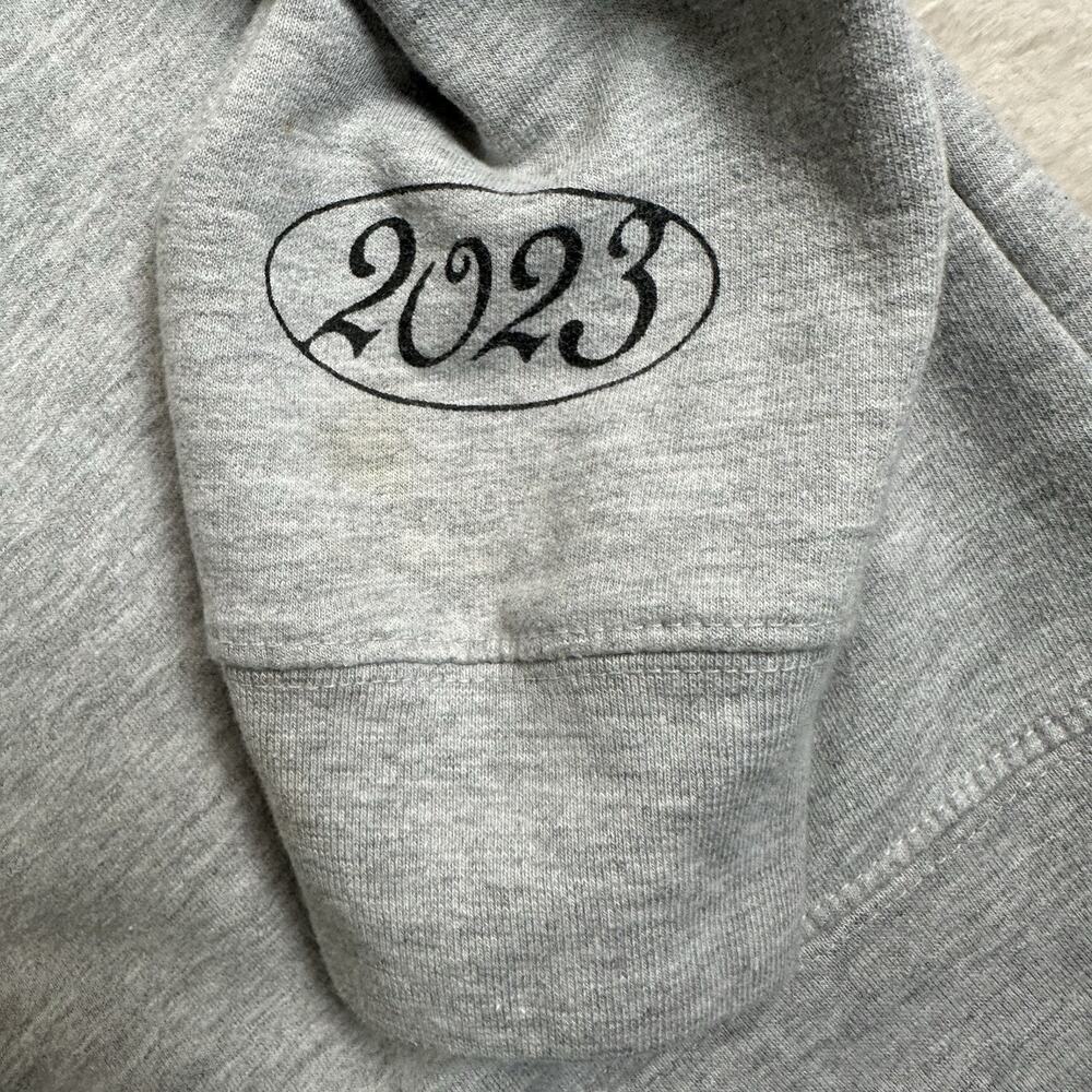 Official Taylor Swift The Eras Tour Dates 2023 Sweatshirt Women's Size XL Gray - Picture 8 of 8